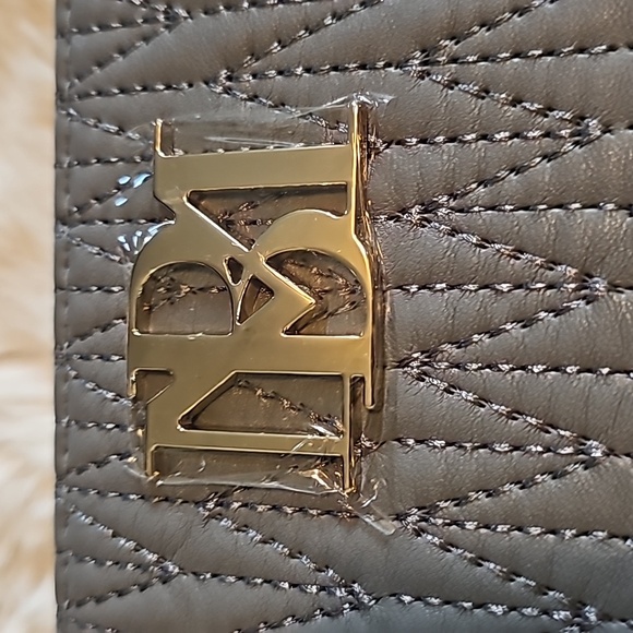 NWT Badgley Mischa Long Wallet W/ Phone   Pocket & Wristlet - Picture 2 of 13